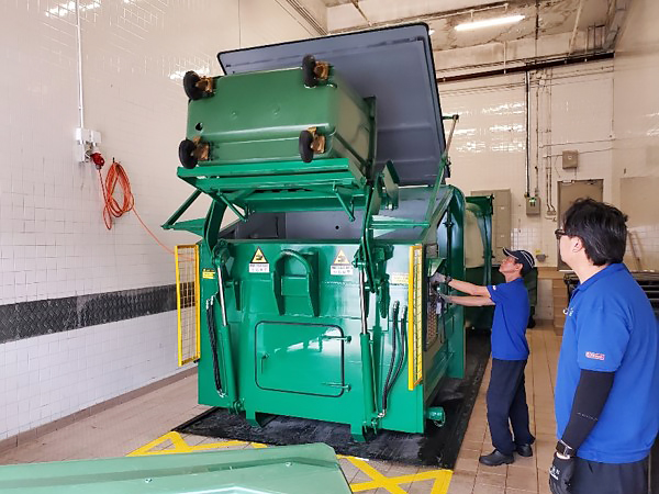 HKUST Receives Diamond Award in Environmental Protection Department’s Commendation Scheme on Source Separation of Commercial and Industrial Waste